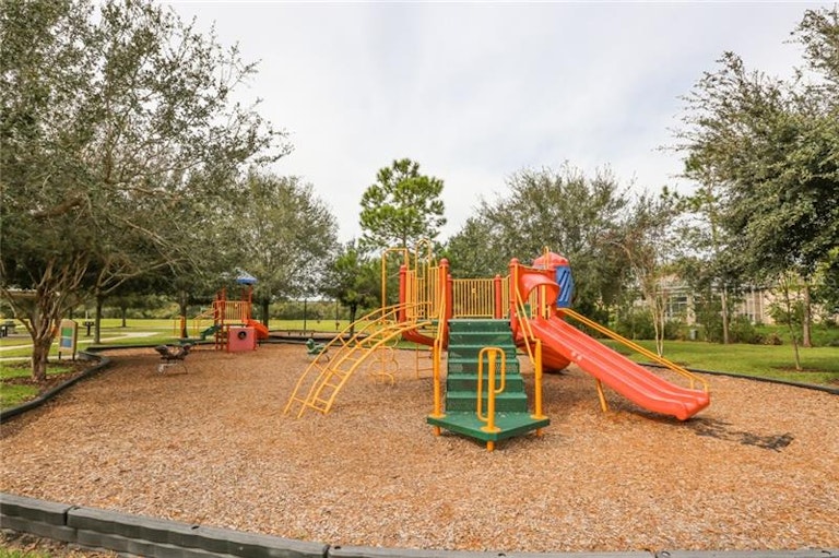 Photo 21 of 25 - 7021 Monarch Park Dr, Apollo Beach, FL 33572
