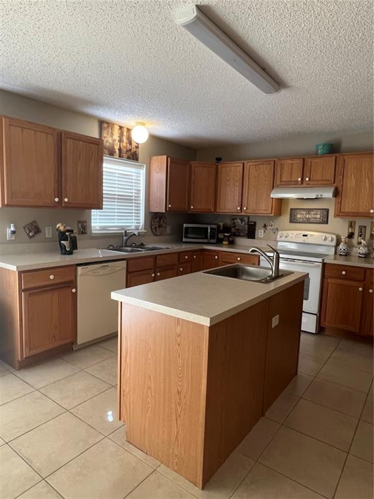 Photo 11 of 20 - 1912 Emily Blvd, Winter Haven, FL 33884