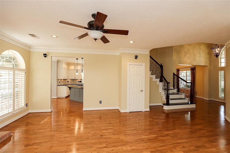 Photo 15 of 50 - 16011 Camillia Trl, Tomball, TX 77377