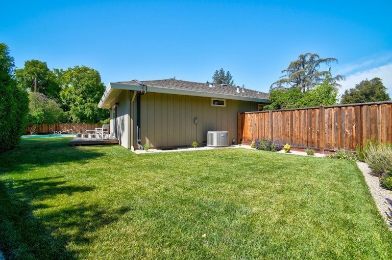Photo 41 of 68 - 1940 Rolling Hills Rd, Sacramento, CA 95864