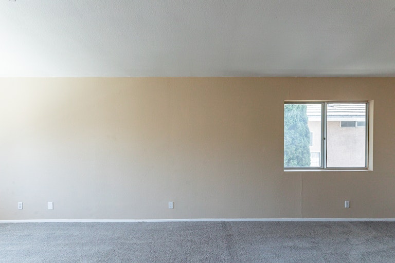 Photo 18 of 24 - 15641 Coventry Ln, Fontana, CA 92337
