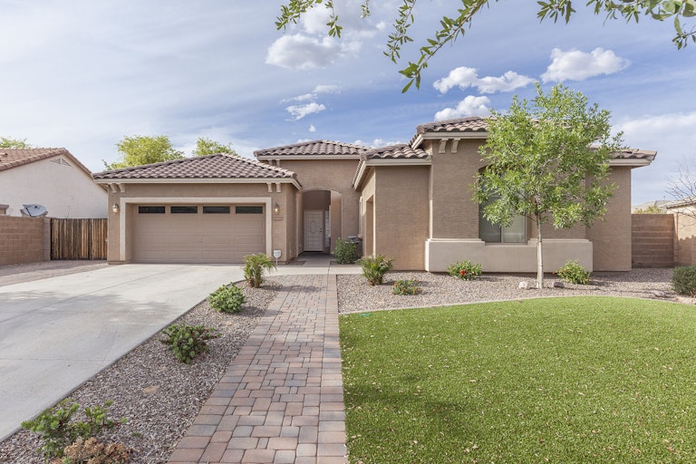 Photo 2 of 24 - 3024 E Powell Way, Gilbert, AZ 85298