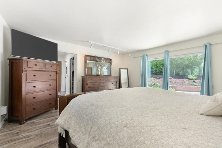 Photo 21 of 52 - 7373 Nob Hill Dr, Carmichael, CA 95608