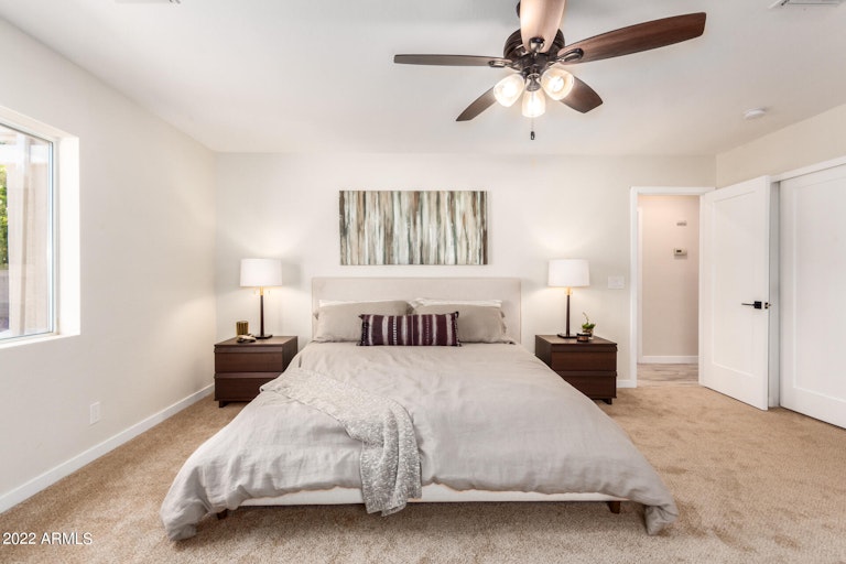 Photo 10 of 20 - 325 E Mitchell Dr, Phoenix, AZ 85012
