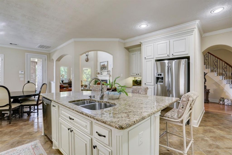 Photo 16 of 50 - 4823 Middlewood Manor Ln, Katy, TX 77494