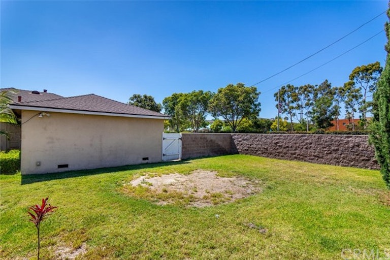 Photo 29 of 33 - 11012 Bunker Hill Dr, Los Alamitos, CA 90720