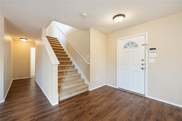 Photo 6 of 39 - 204 Debbie Ann Dr, Leander, TX 78641