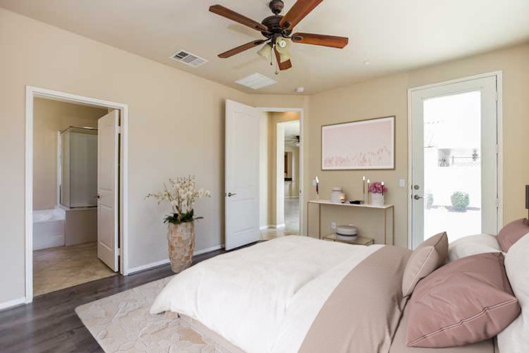Photo 3 of 27 - 5245 Paseo Famosa, Hemet, CA 92545