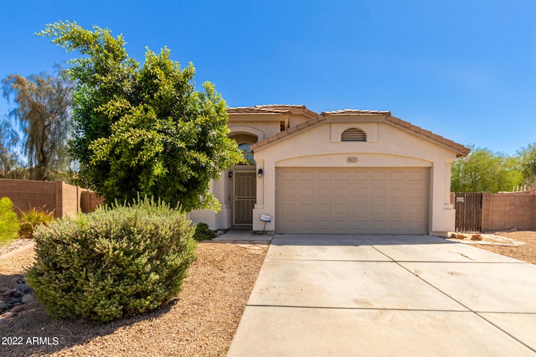 Photo 1 of 29 - 8227 W Apache St, Phoenix, AZ 85043