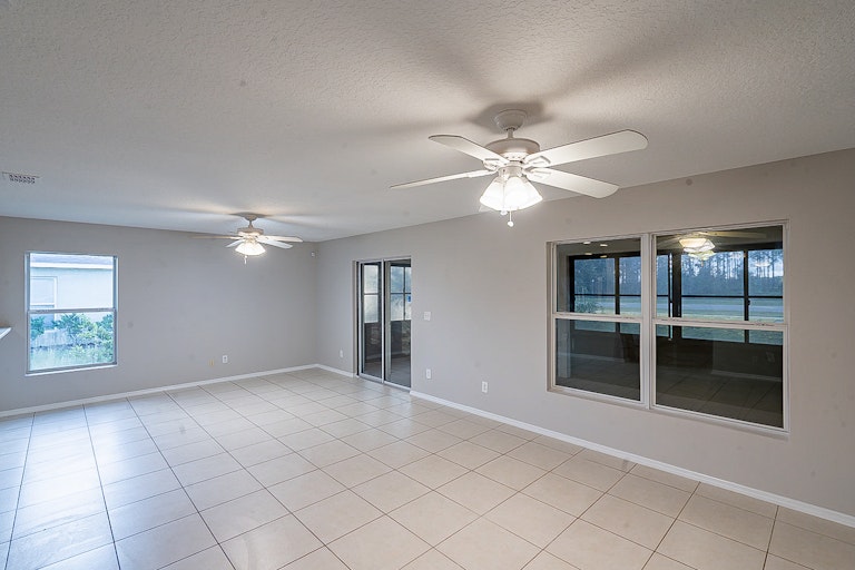 Photo 3 of 24 - 100 Mulberry Branch Ct, Daytona Beach, FL 32124