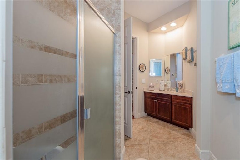 Photo 15 of 25 - 2245 Callaway Ct, Davenport, FL 33837