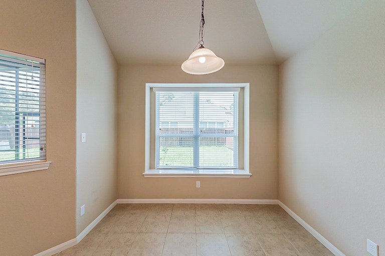 Photo 10 of 35 - 13707 Parkers Cove Ct, Houston, TX 77044
