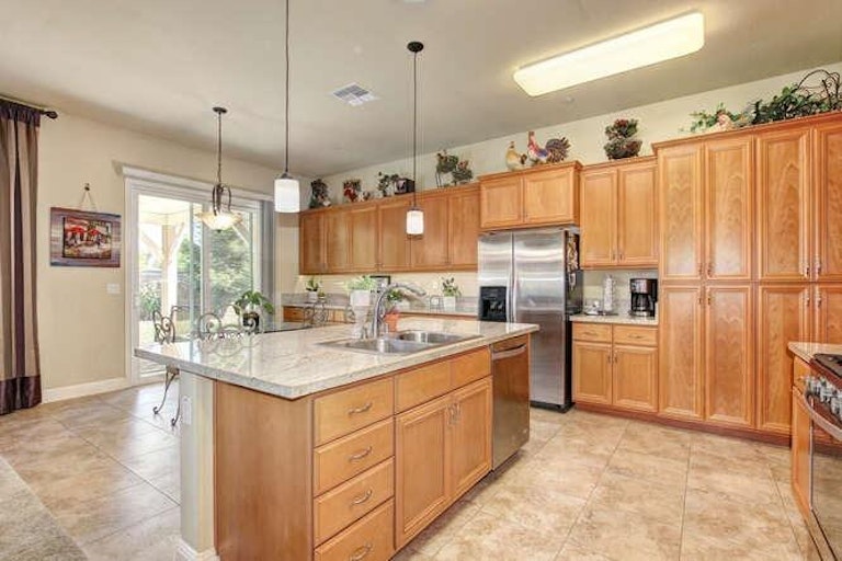 Photo 14 of 37 - 3469 Listan Way, Rancho Cordova, CA 95670