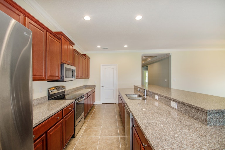 Photo 2 of 19 - 100 Blanco Dr, Deland, FL 32724