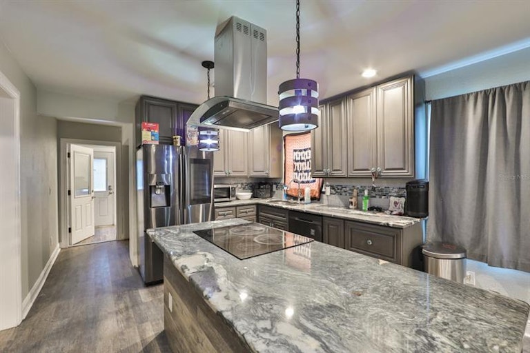 Photo 10 of 25 - 1138 Belleair Rd, Clearwater, FL 33756