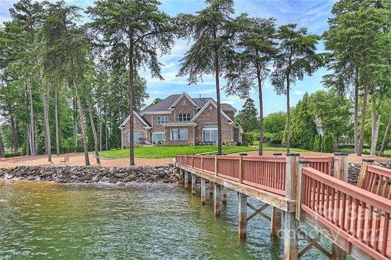 Photo 37 of 48 - 211 Quaker Rd, Mooresville, NC 28117