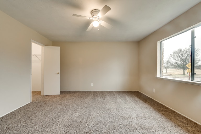 Photo 13 of 27 - 7302 Christie Ln, Dallas, TX 75249