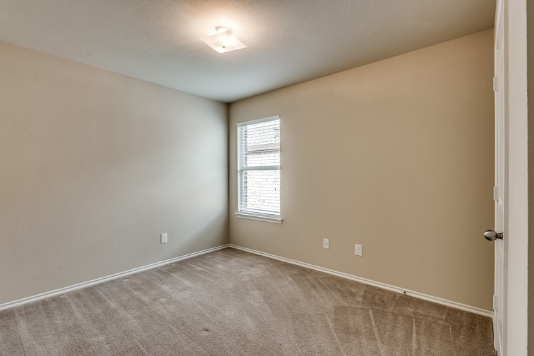 Photo 18 of 21 - 2108 Meadow View Dr, Princeton, TX 75407