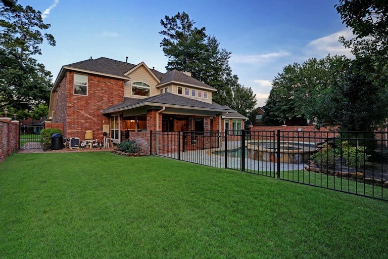 Photo 32 of 34 - 19615 Firesign Dr, Humble, TX 77346
