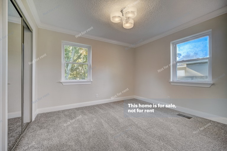 Photo 22 of 29 - 2845 Holly Point Dr, Jacksonville, FL 32277