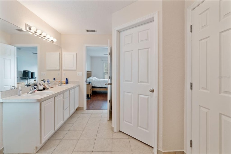 Photo 13 of 25 - 1343 Bishop Rd, Spring Hill, FL 34608