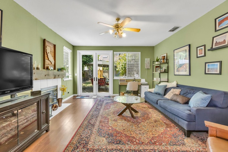 Photo 20 of 48 - 4223 Windsong St, Sacramento, CA 95834