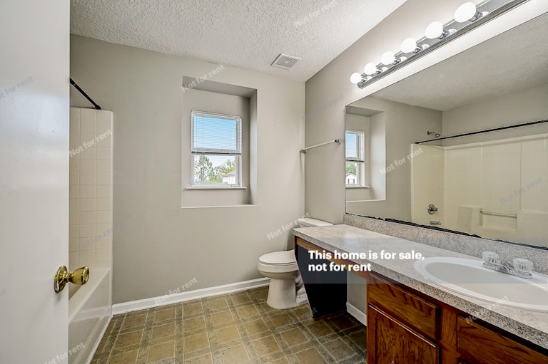 Photo 16 of 20 - 2168 Fresco Dr, Middleburg, FL 32068