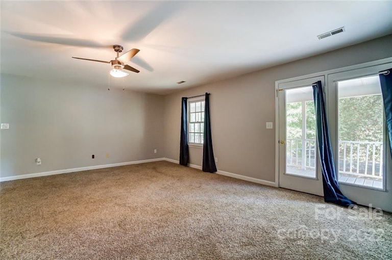 Photo 22 of 46 - 6538 Dougherty Dr, Charlotte, NC 28213
