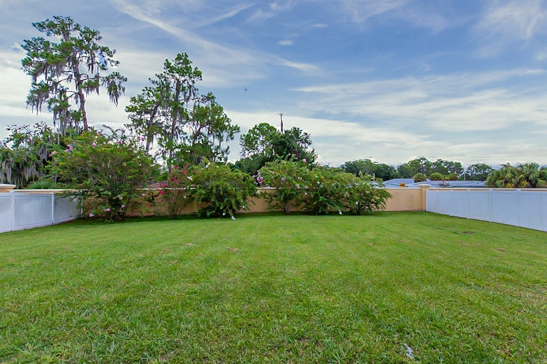 Photo 17 of 19 - 1025 Normandy Heights Cir, Winter Haven, FL 33880