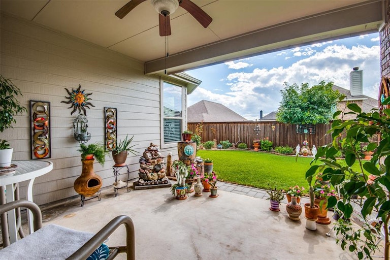 Photo 19 of 29 - 328 Turnstone Dr, Little Elm, TX 75068