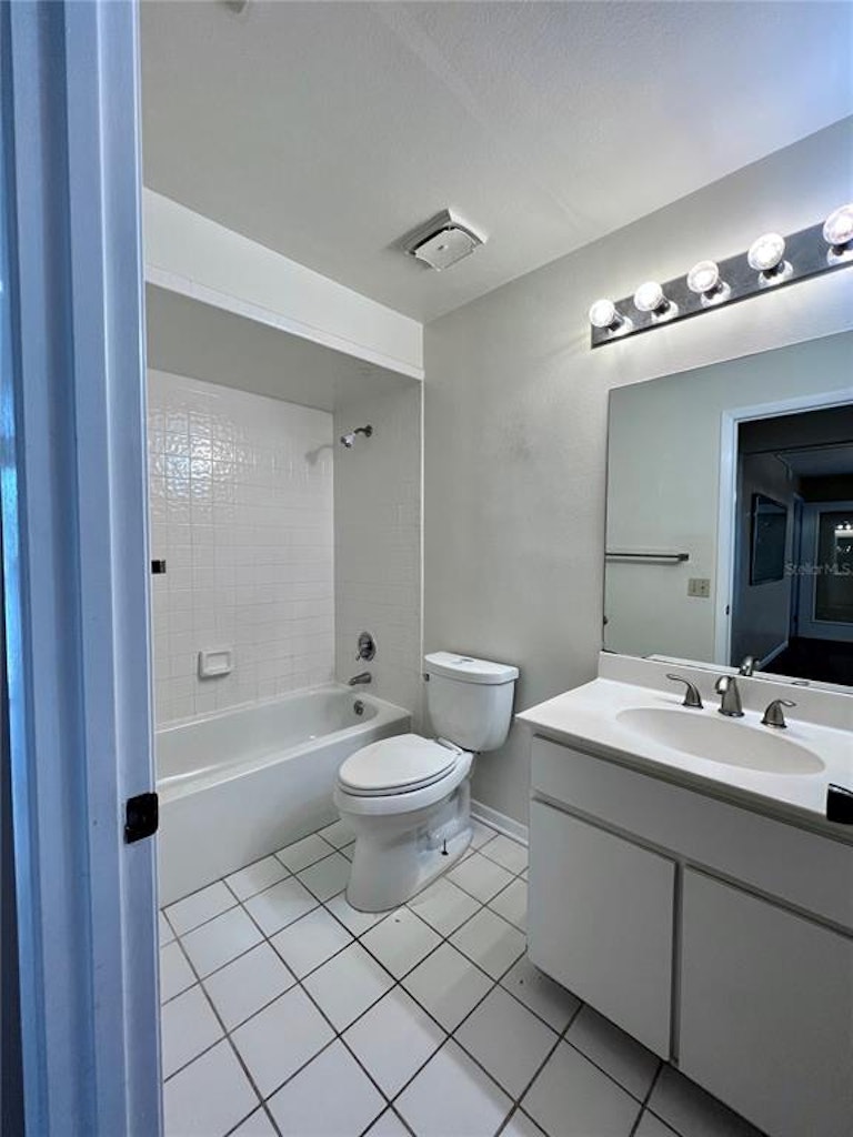 Photo 34 of 55 - 1823 Village Ct #1823, Mulberry, FL 33860