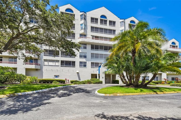 Photo 38 of 51 - 2333 Feather Sound Dr Unit B507, Clearwater, FL 33762