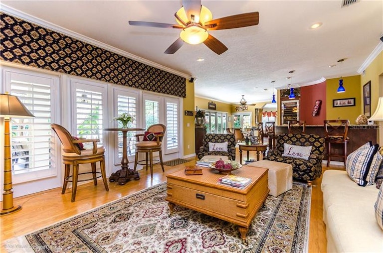 Photo 6 of 25 - 8918 Jonathan Manor Dr, Orlando, FL 32819