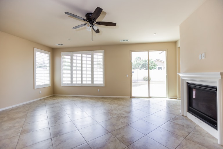 Photo 10 of 27 - 5245 Paseo Famosa, Hemet, CA 92545