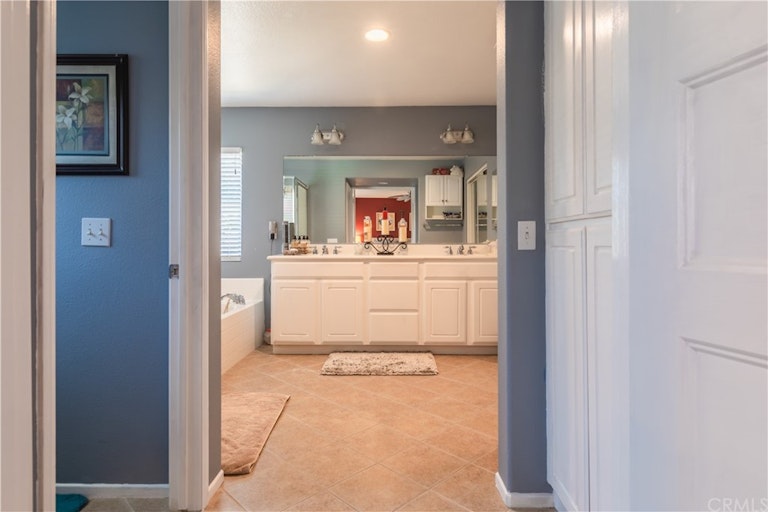 Photo 34 of 48 - 7931 Barnstormer Ct, Chino, CA 91708