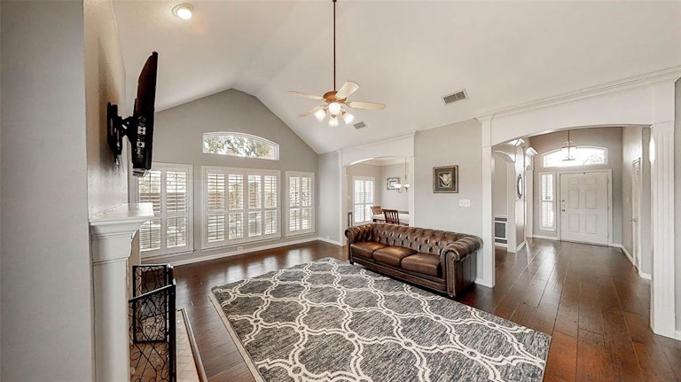 Photo 14 of 34 - 1800 Tara Ct, Flower Mound, TX 75028