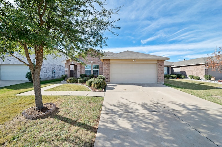 Photo 1 of 24 - 1374 Emily Ct, Burleson, TX 76028