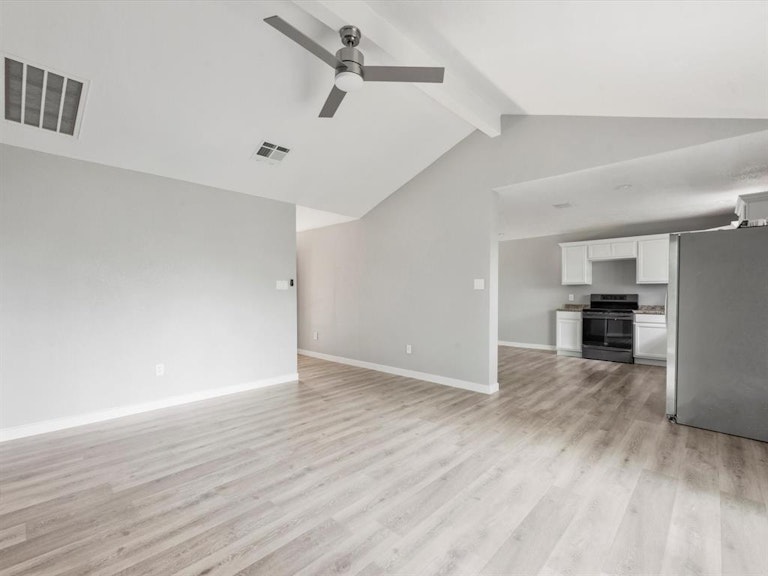 Photo 6 of 22 - 5310 Castlecreek Ln, Houston, TX 77053