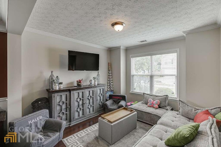 Photo 5 of 41 - 3248 Meadow Point Dr, Snellville, GA 30039
