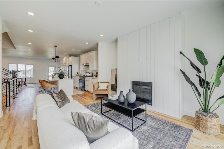 Photo 15 of 40 - 3422 S Grant St, Englewood, CO 80113
