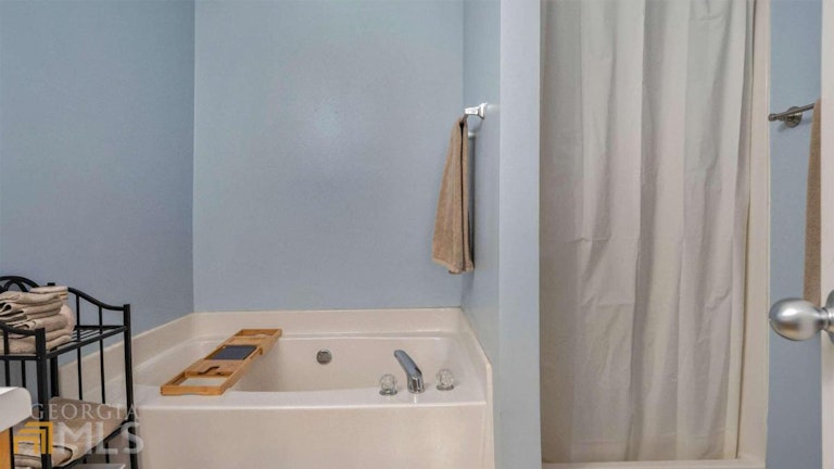 Photo 23 of 33 - 6732 Dorsett Shoals Rd, Douglasville, GA 30135