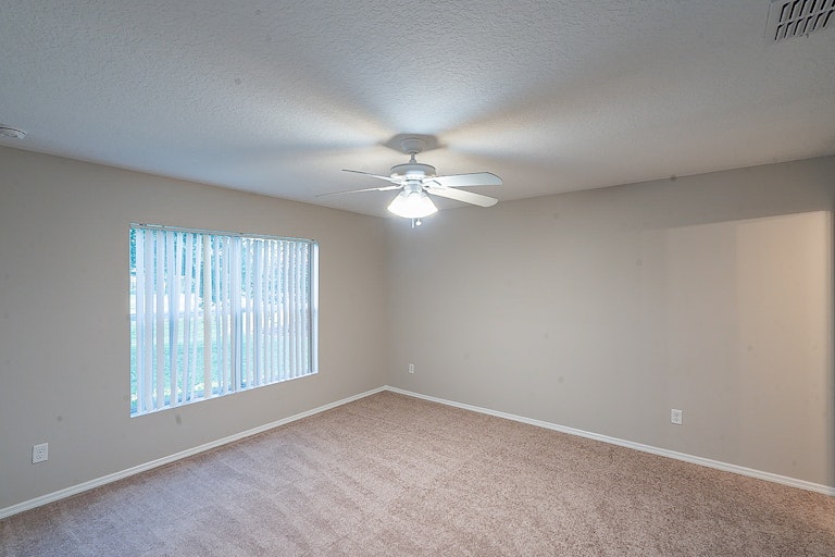 Photo 12 of 24 - 100 Mulberry Branch Ct, Daytona Beach, FL 32124
