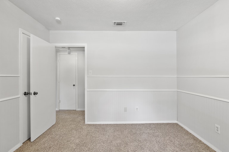 Photo 20 of 26 - 142 Bailey Dr, Desoto, TX 75115