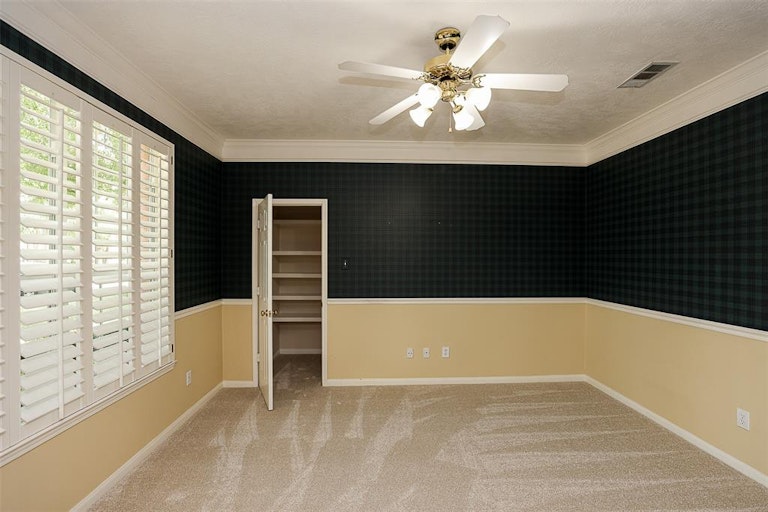 Photo 9 of 50 - 16011 Camillia Trl, Tomball, TX 77377