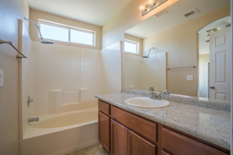 Photo 14 of 24 - 3564 W Tina Ln, Glendale, AZ 85310