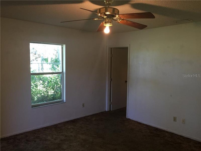 Photo 17 of 24 - 1040 31st St E, Palmetto, FL 34221