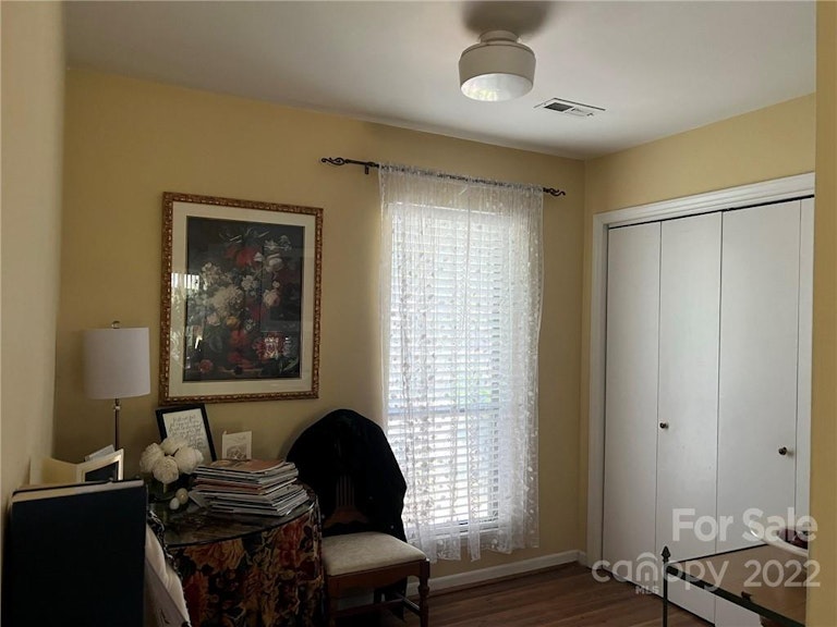 Photo 2 of 9 - 11421 Kingfisher Dr, Charlotte, NC 28226