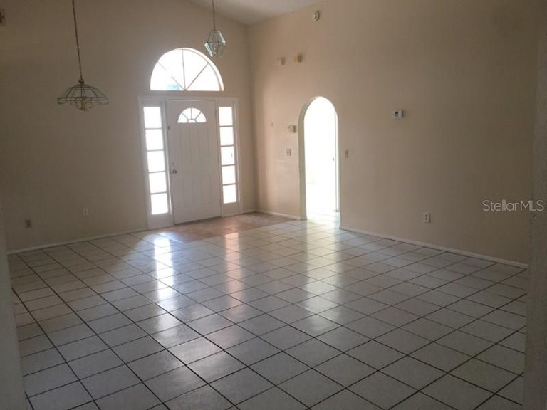 Photo 2 of 11 - 2871 Burwood Ave, Orlando, FL 32837