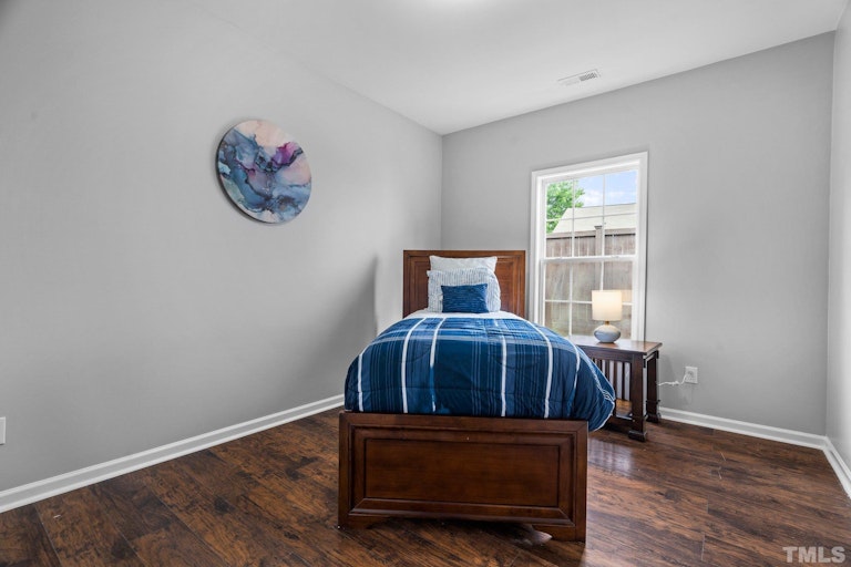 Photo 23 of 31 - 524 Gooseberry Dr, Holly Springs, NC 27540