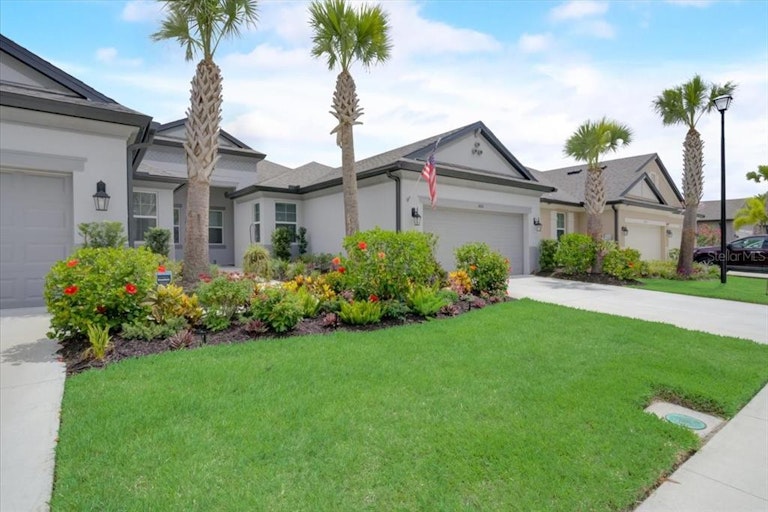 Photo 6 of 38 - 6026 Amberly Dr, Bradenton, FL 34208